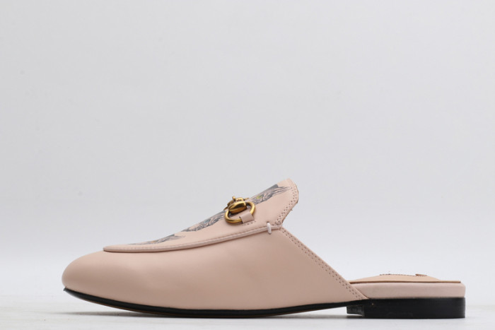 guc loafer