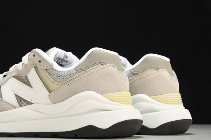 new Ba1an*e 57/40 rain cloud m5740ca