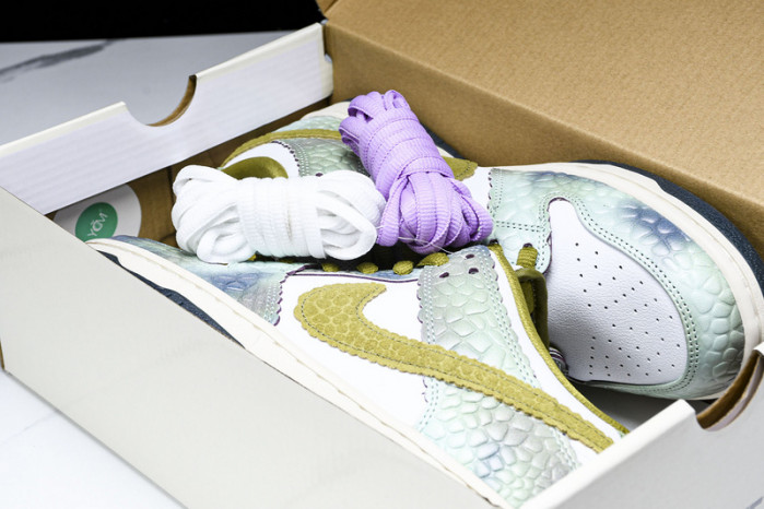 Alexis Sablone x Dunk Low SB 