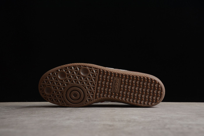 ad low-top sneaker 23031318