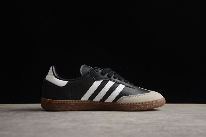 ad low-top sneaker 2303131