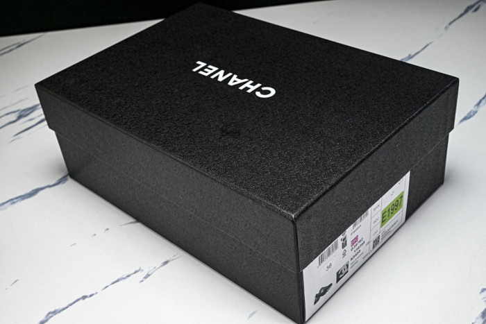 CN LOW TOP TRAINER CC SNEAKERS 21010933