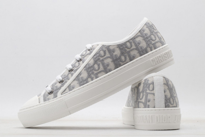 dr b23 homme kaws h903p170