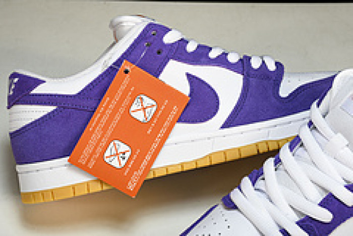 nike sb dunk low pro iso orange label court purple dv5464-500