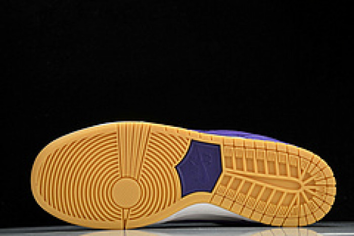 nike sb dunk low pro iso orange label court purple dv5464-500