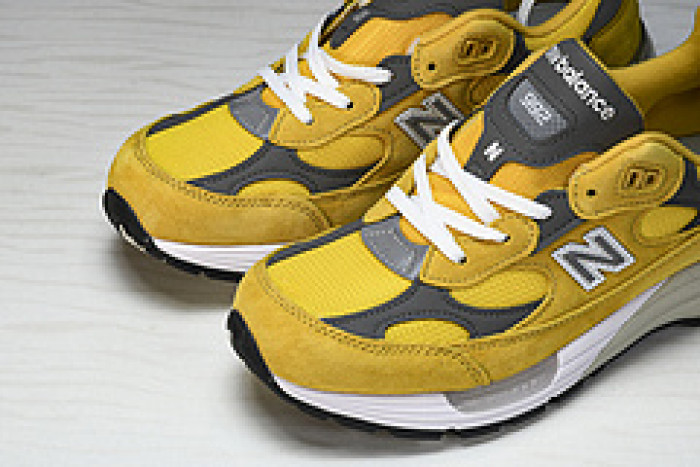 new Ba1an*e 992 yellow grey m992bb