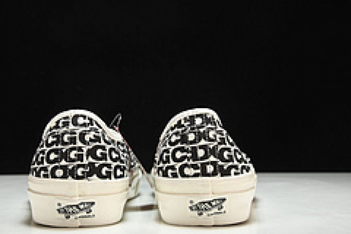 comme des garcons x authentic 