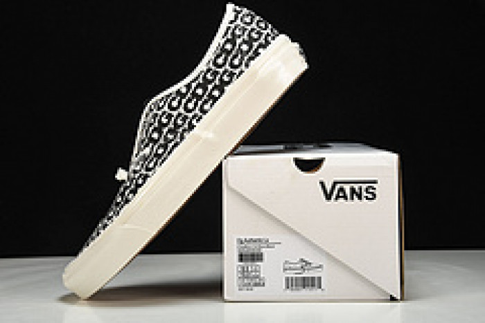 comme des garcons x authentic 