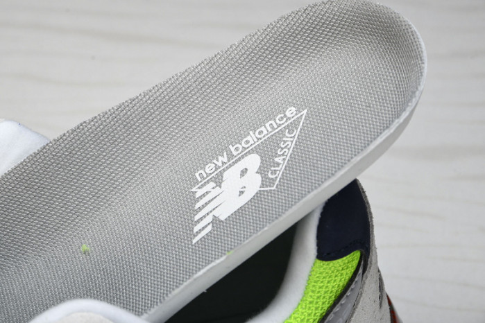 new Ba1an*e 992 white neon cyan m992da