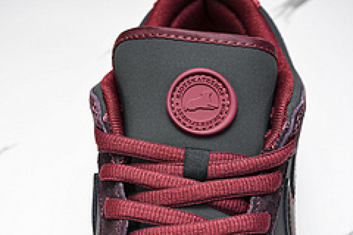 Riot Skateshop x Nike SB Dunk Low FZ1289-200