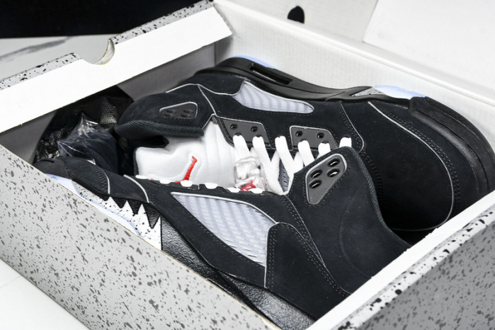 Air Jordan 5 “Black Metallic Reimagined” HF3975-001