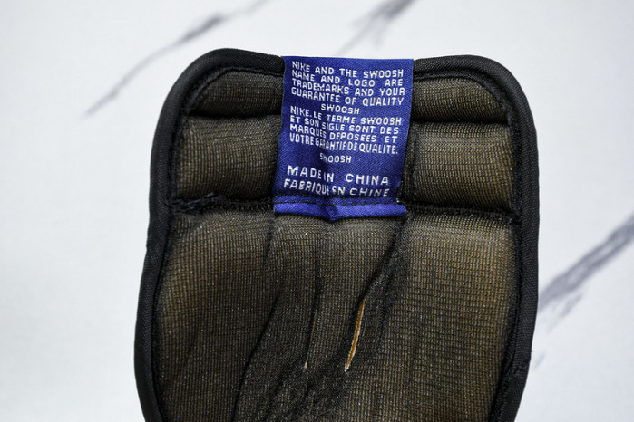 Air Jordan 1 High OG Rare Air “Deep Royal Blue” DZ5485-100