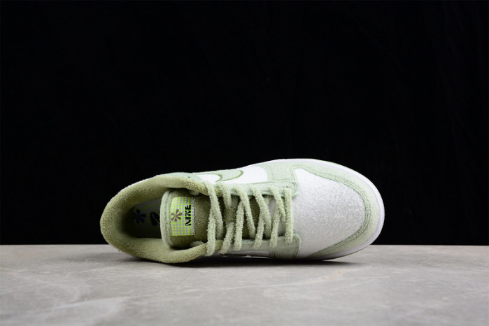 nike dunk low se fleece pack honeydew dq7579-300