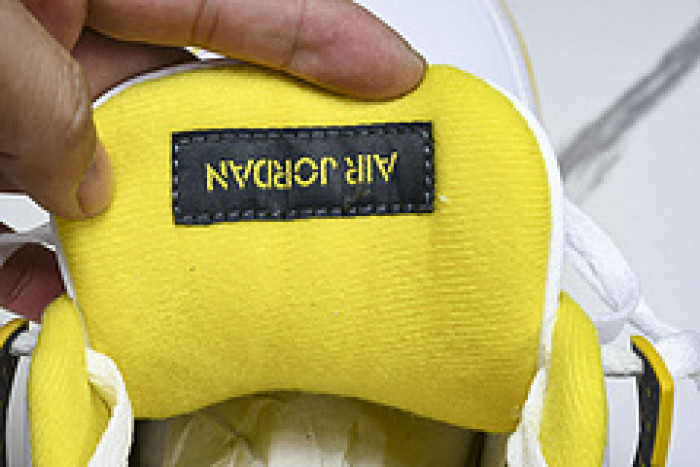 air jordan 4 wmns “vividsulfur” aq9129-101