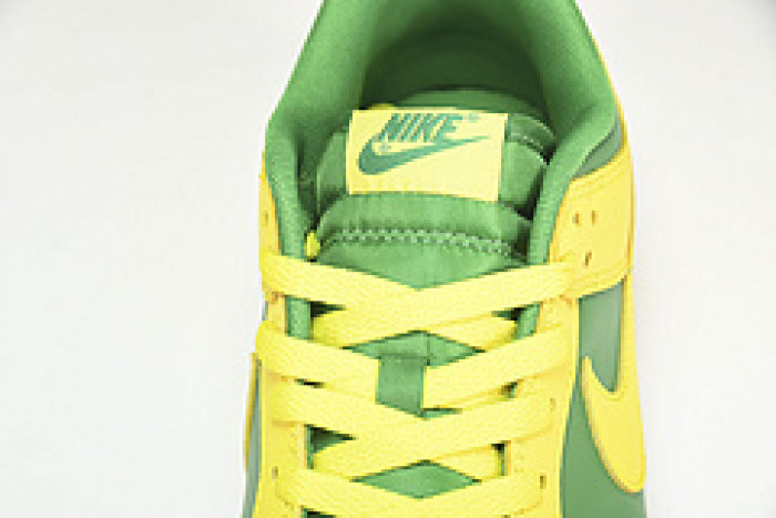 nike dunk low “reverse brazil” dv0833-300
