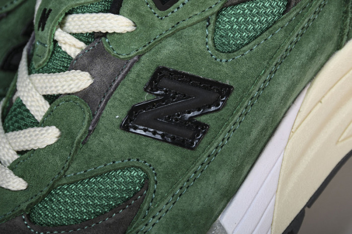 new Ba1an*e 992 jjjjound green m992jj