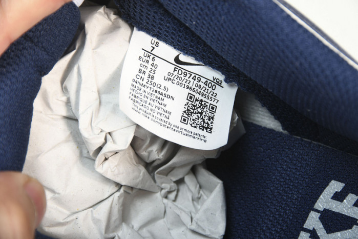 nike dunk low summit white midnight navy fd9749-400