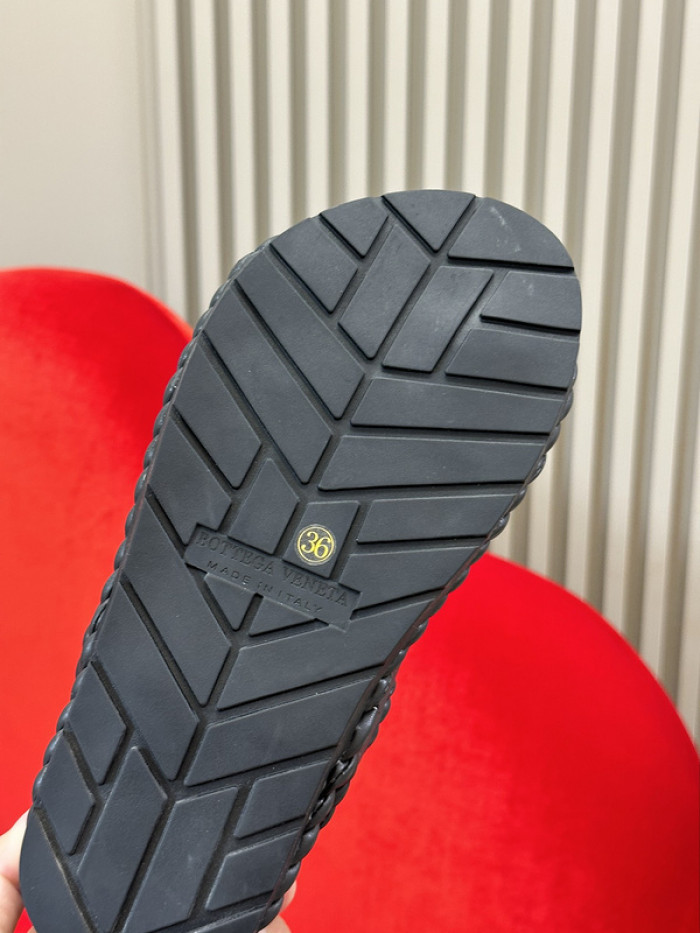 BOTEGA V SLIDES BVS-01