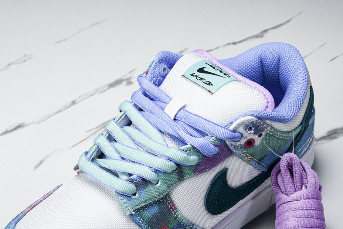 nike sb dunk low futura laboratories bleached aqua hf6061-400