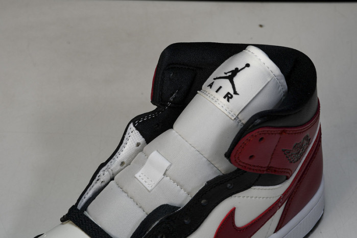 air jordan 1 mid “black toe” bq6472-160