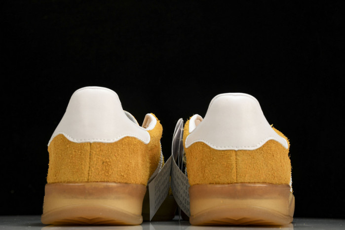 ad low-top sneaker gazelle indoor hq8716