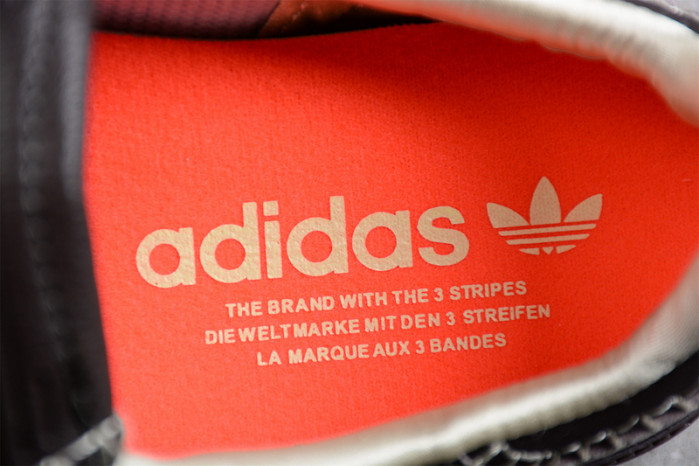 ad low-top sneaker 23031312