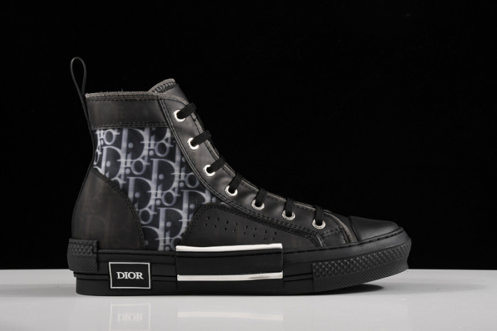 dr b23 homme kaws h903p163