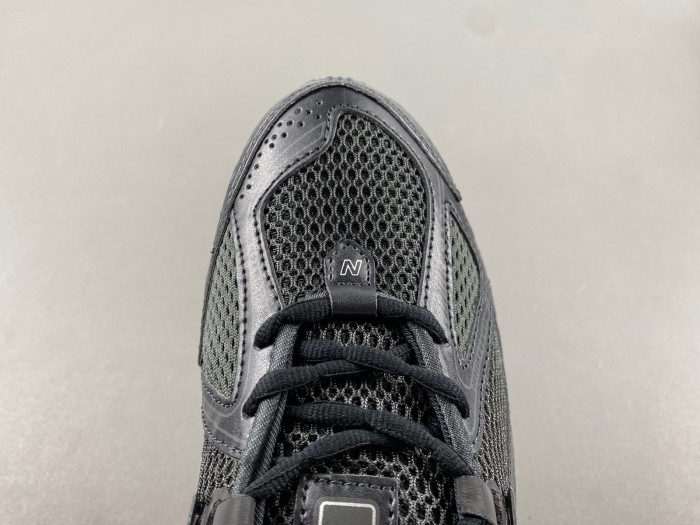 new Ba1an*e 1906r black metallic silver m1906rjb