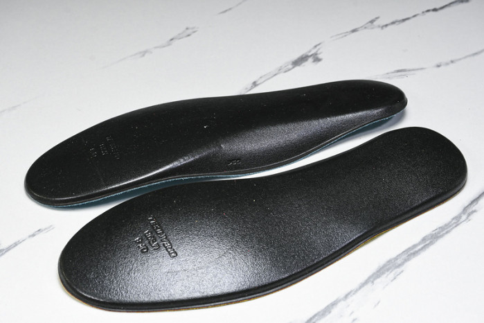 trophy room x air jordan 1 low og “rookie card: home” hv6157-100