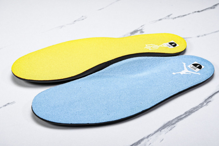 trophy room x air jordan 1 low og “rookie card: home” hv6157-100