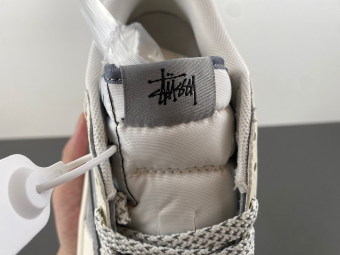 Travis Scott x Air Jordan 1 Low OG AJ-SJ2068-130