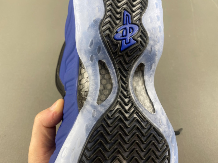 Nike Air Foamposite “Deep Royal” HJ5195-400