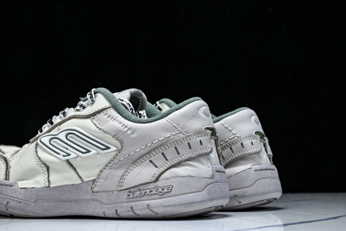 BL Hamptons Worn-Out BHW-10