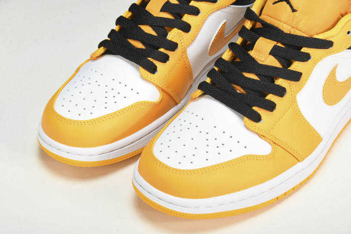 jordan 1 low taxi 553558-701