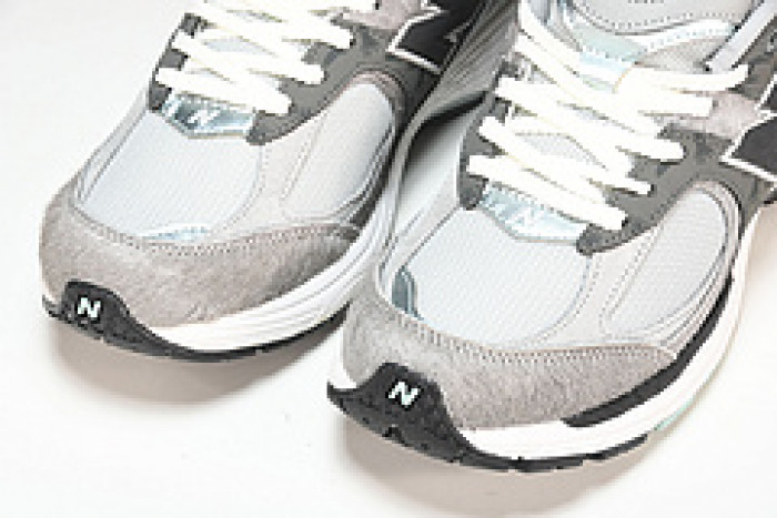 new Ba1an*e 2002r atmos grey rat m2002rat