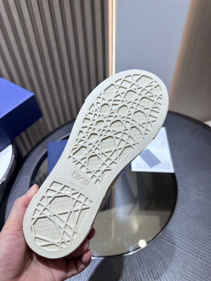 DR B33 LOW-TOP SNEAKERS DR-130