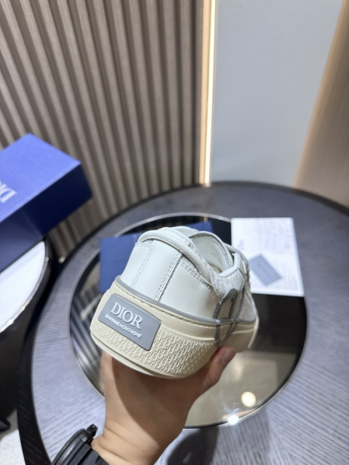 DR B33 LOW-TOP SNEAKERS DR-130