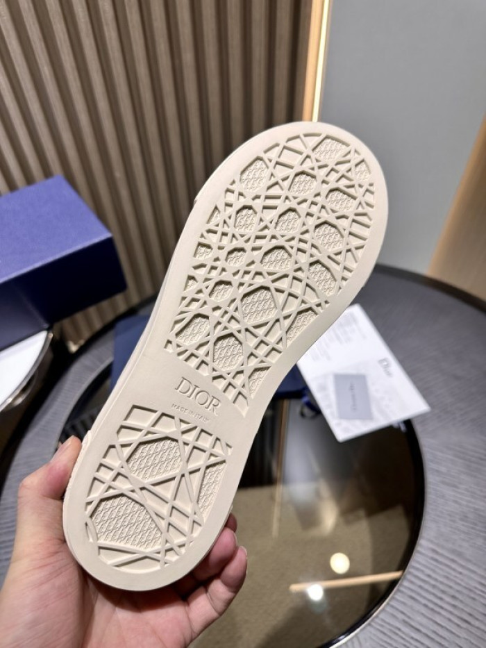 DR B33 LOW-TOP SNEAKERS DR-135