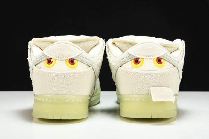 nike sb dunk low “mummy” dm0774-111