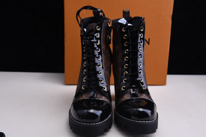 LUIS VITTON BROWN STAR TRAIL ANKLE BOOTS