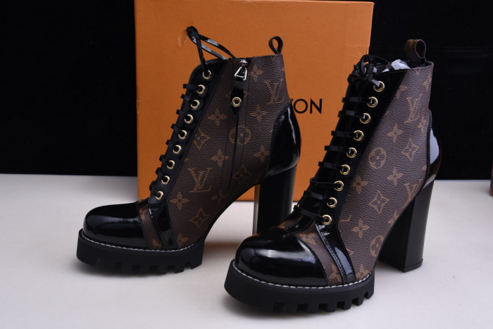 LUIS VITTON BROWN STAR TRAIL ANKLE BOOTS