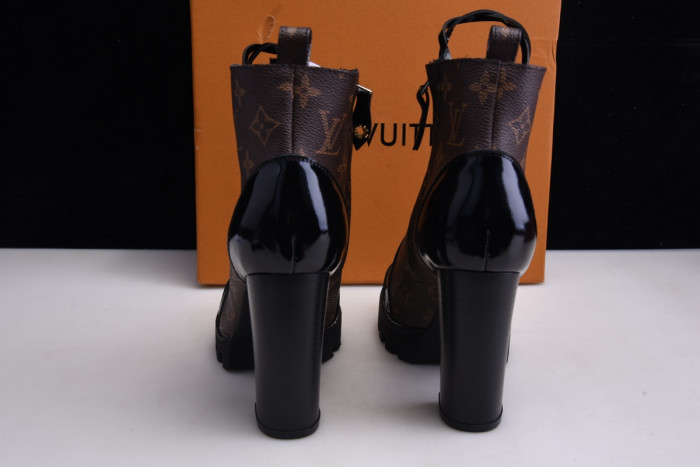 LUIS VITTON BROWN STAR TRAIL ANKLE BOOTS